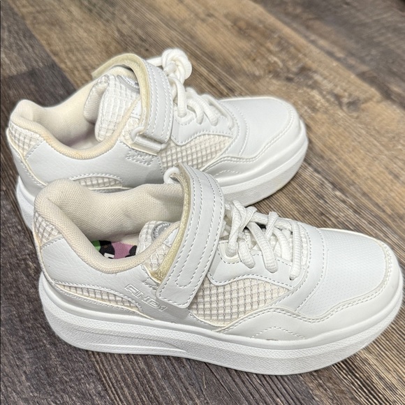 AND1 Kids white Sneakers - Picture 2 of 9